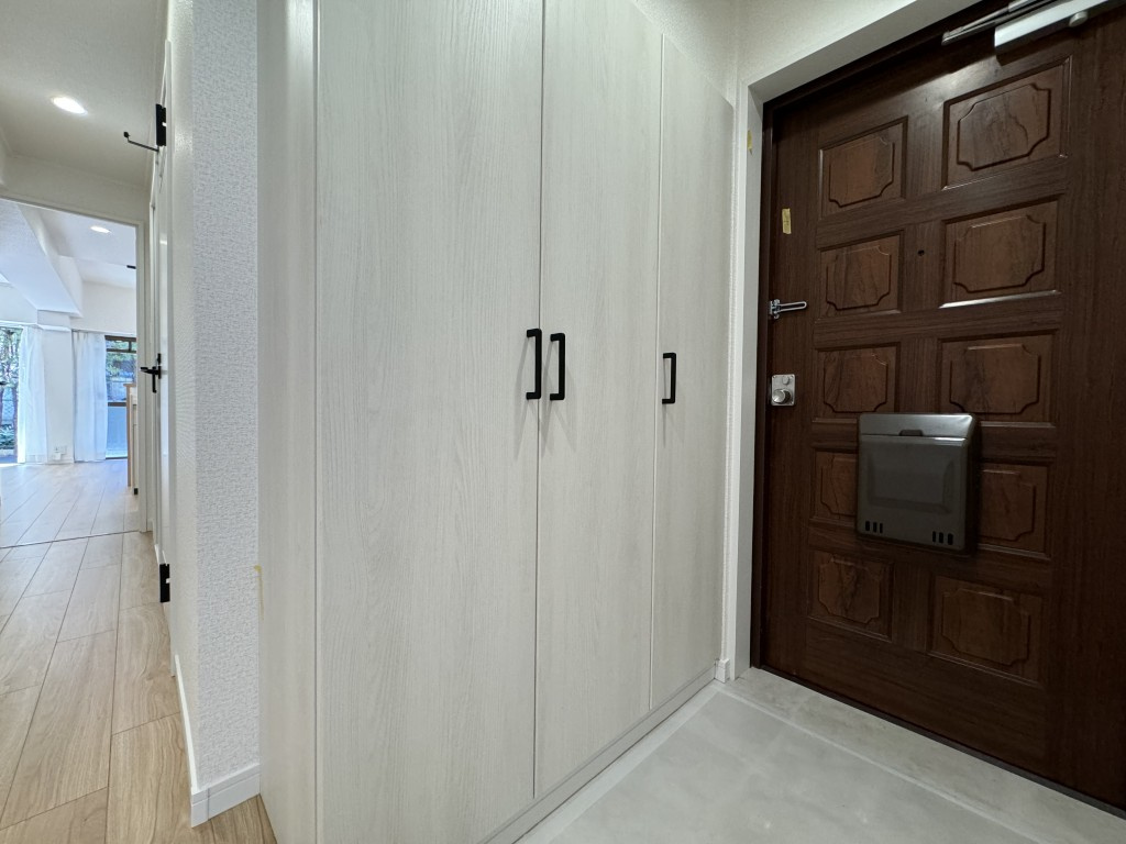 真栄マンション植田の玄関