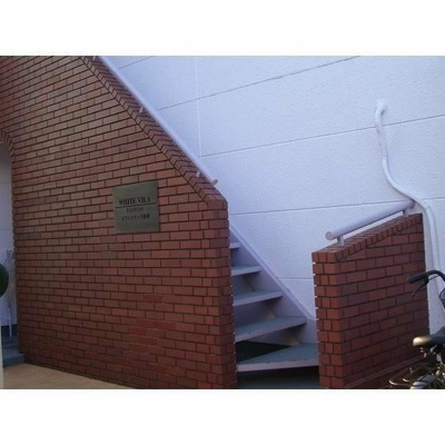 【エントランス】 | ホワイトヴィラ鶴瀬 | 毎日通るエントランスはこのようになっています