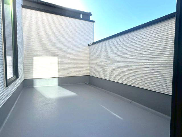 仲介手数料不要　KEIAIスターTERRACE北区麻生田３期【楡木小・楠中】のバルコニー