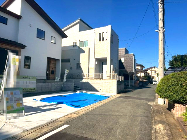 仲介手数料不要　KEIAIスターTERRACE北区麻生田３期【楡木小・楠中】の前面道路含む現地写真