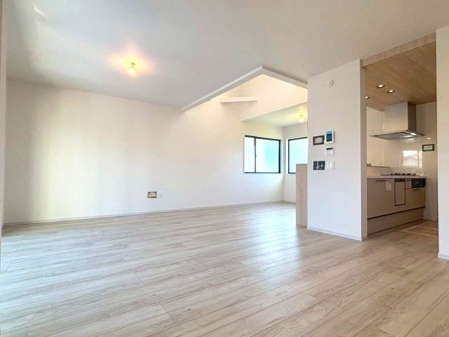 仲介手数料不要　KEIAIスターTERRACE北区麻生田３期【楡木小・楠中】の居間・リビング