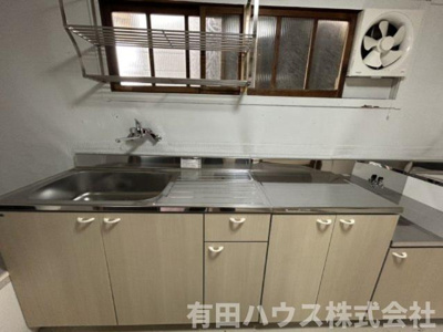 【キッチン】 | H様箕島戸建 | キッチン本体は入れ替えてあるのでキレイ！