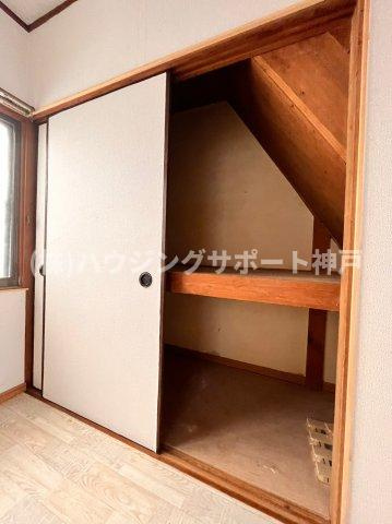 星陵台5丁目戸建の収納