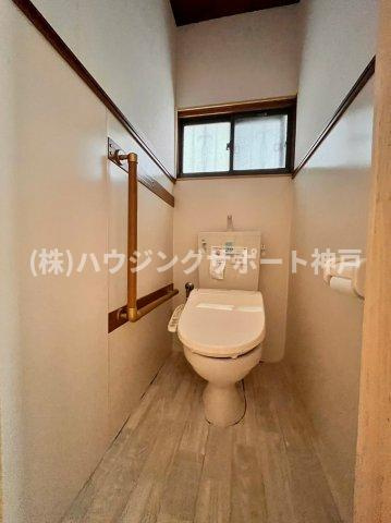 星陵台5丁目戸建のトイレ