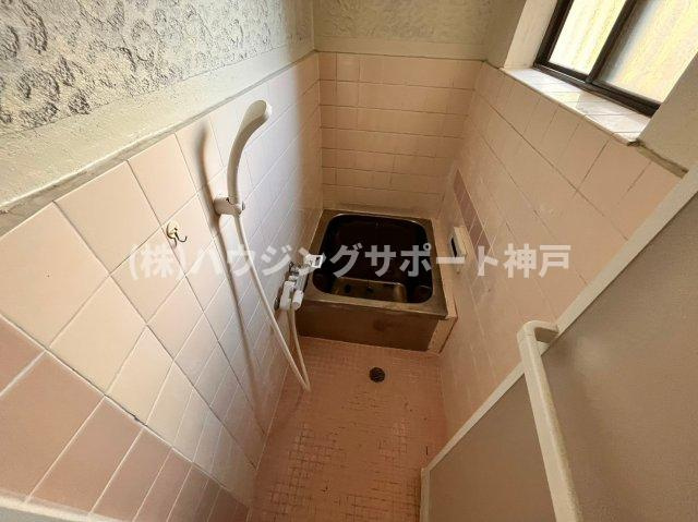 星陵台5丁目戸建の浴室