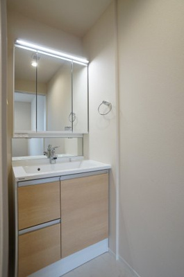 【独立洗面台】 | CASA　MICHI | 三面鏡付洗髪洗面化粧台です