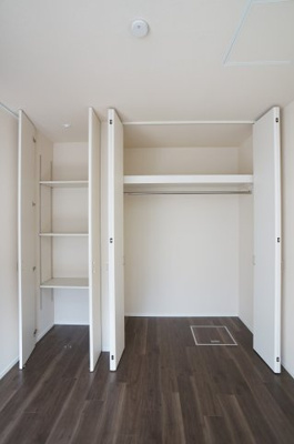 【収納】 | CASA　MICHI | 6.5帖洋室内の天井高クローゼットです