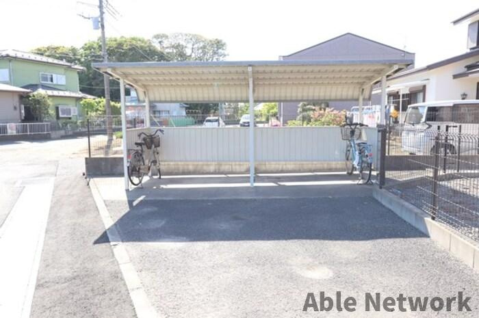 ルミエール（下塙）Bの駐車場|駐輪場