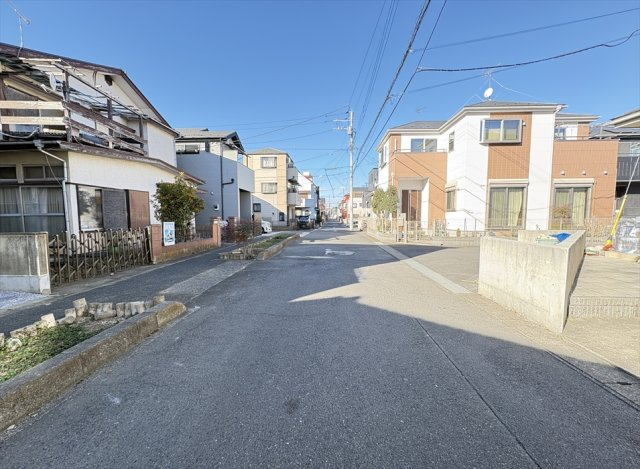 【前面道路含む現地写真】 | 富士見市水谷東2丁目　新築一戸建住宅　全1棟　(志木本店) | 前面道路の様子