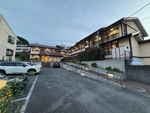 川崎市多摩区西生田３丁目のアパートの駐車場