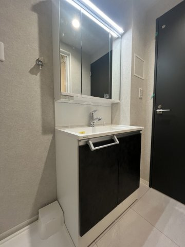 ソフィアーレ代官山の独立洗面台