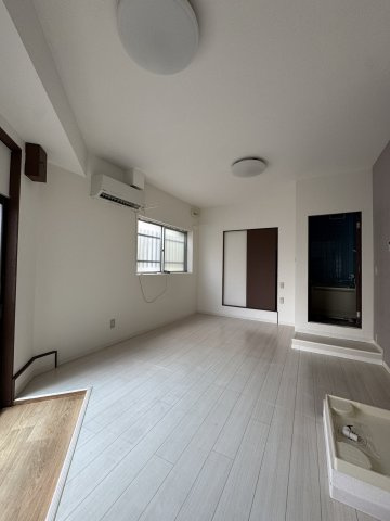 西上橘マンションⅡの居間・リビング