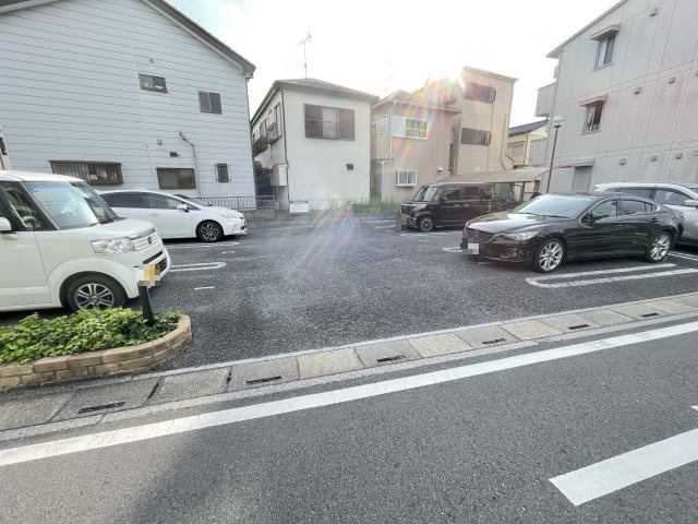 オークヒルズⅡの駐車場