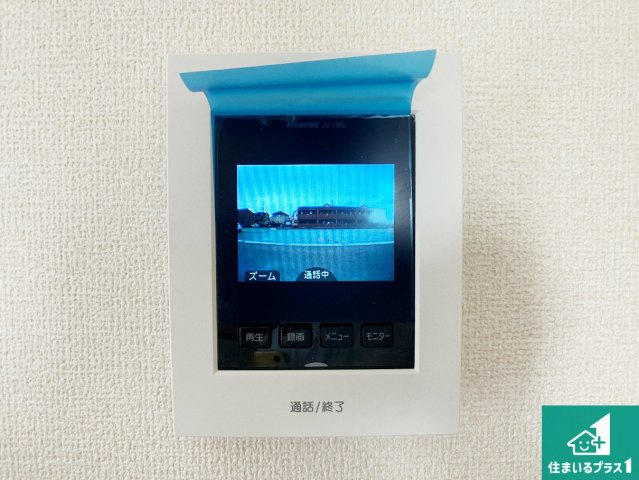 姫路市網干区坂出　第2期　新築一戸建ての防犯設備|カラーモニターインターホン！声だけでなく来訪者の姿や顔がモニターで確認できるので、小さなお子様がいらっしゃるご家庭でも安心できます！
