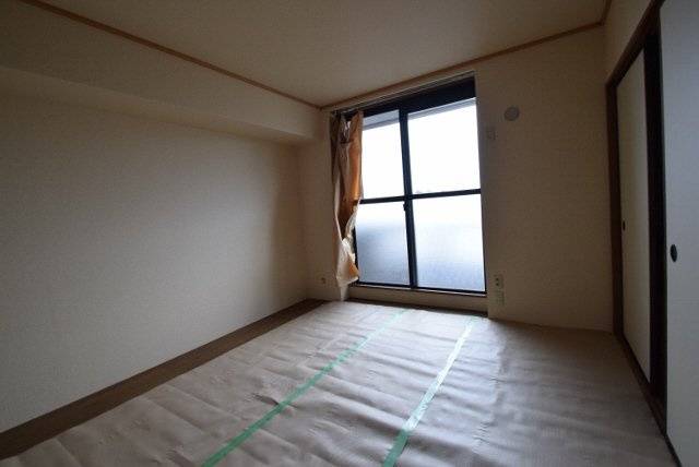 グランメール藤原の居間・リビング|落ち着く和室です。