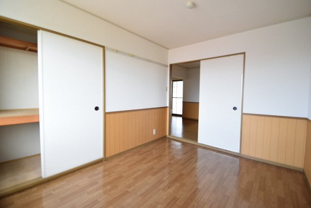 グランメール藤原の居間・リビング|洋室6帖