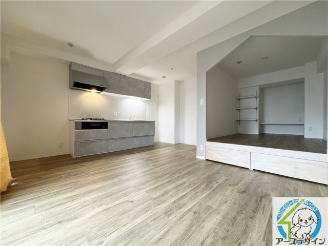 第1神栄ビルの居間・リビング