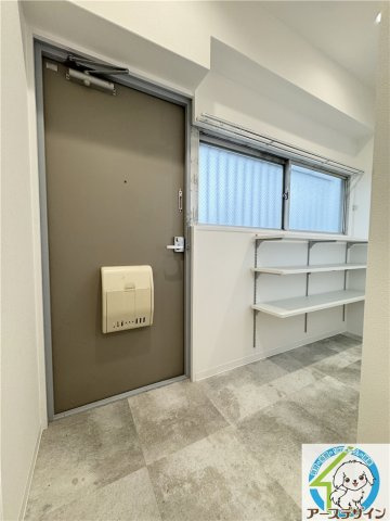 第1神栄ビルの玄関