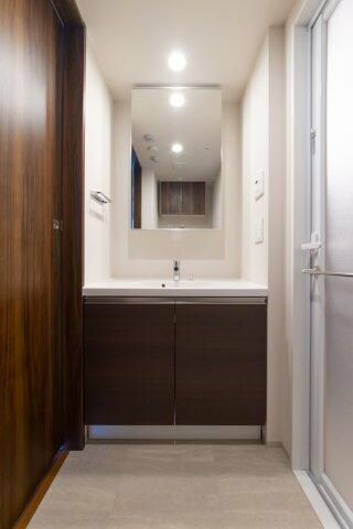 プラウドフラット西日暮里の洗面所