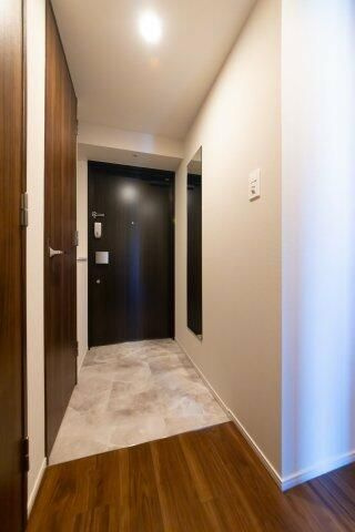 プラウドフラット西日暮里の玄関