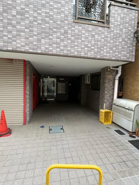 調布市多摩川５丁目の賃貸マンションのエントランス