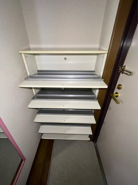 調布市多摩川５丁目の賃貸マンションの収納