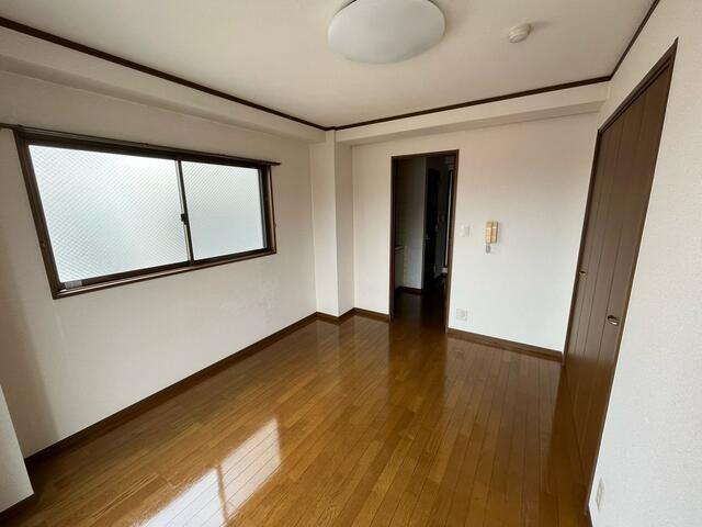 調布市多摩川５丁目の賃貸マンションの居間・リビング