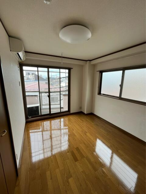 調布市多摩川５丁目の賃貸マンションの居間・リビング