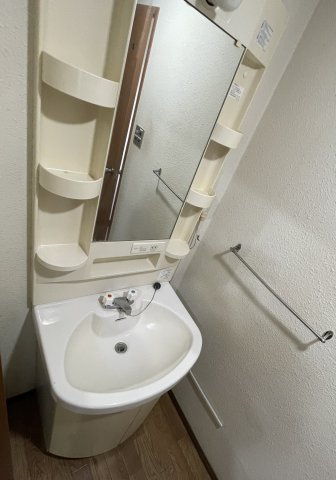 レスポワールⅠの洗面所|明るい洗面所です