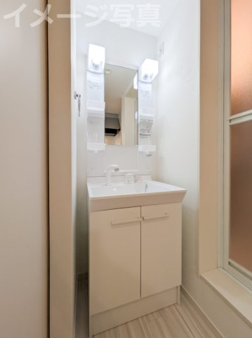 キャッテリー越谷の洗面所|スペースが確保できる洗面所です