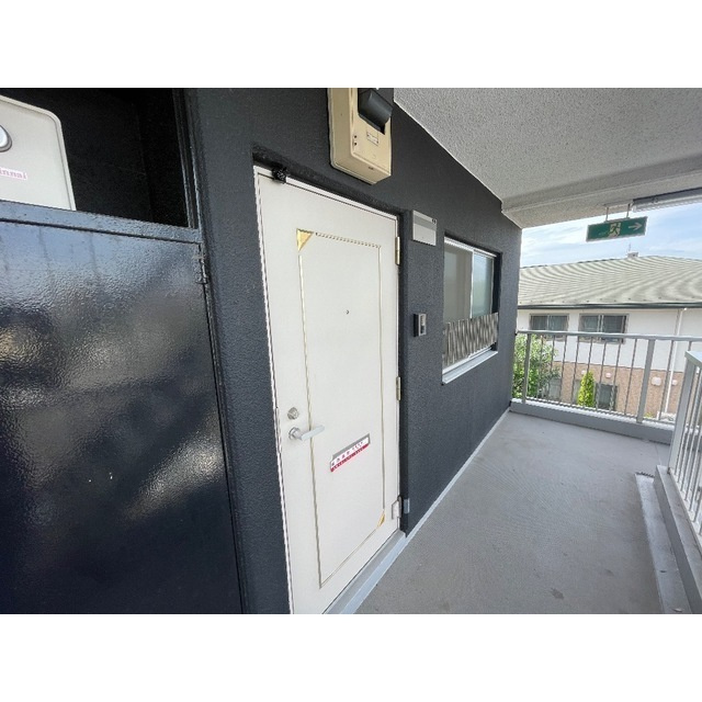 リブレス東浦和　旧東浦和ハイツの玄関|ゆったりとした玄関です