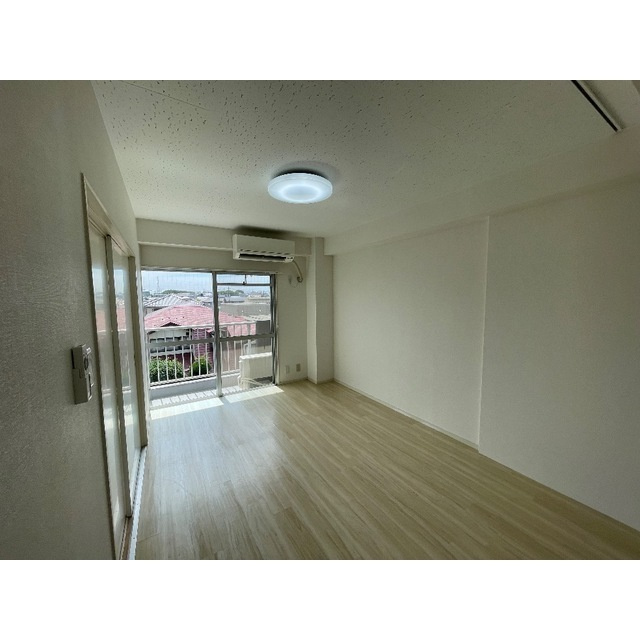 リブレス東浦和　旧東浦和ハイツの居間・リビング|使いやすいリビングです