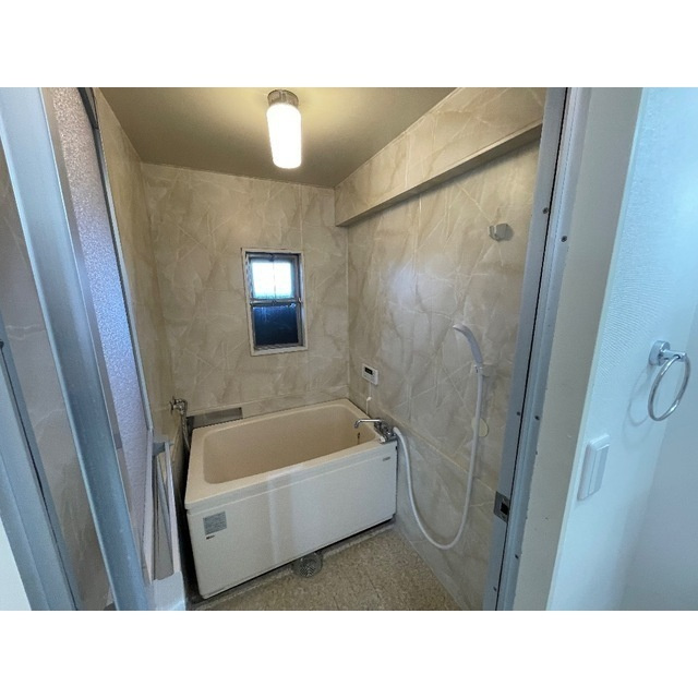 リブレス東浦和　旧東浦和ハイツの浴室|落ち着いた空間のお風呂です