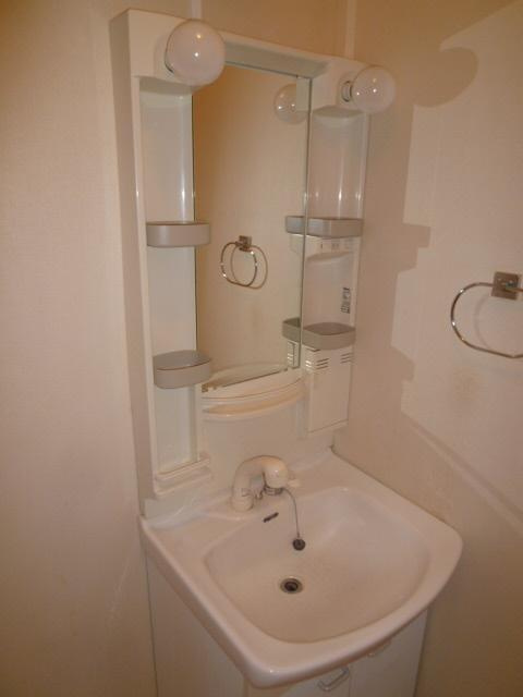 ブランシェの洗面所|明るい洗面所です