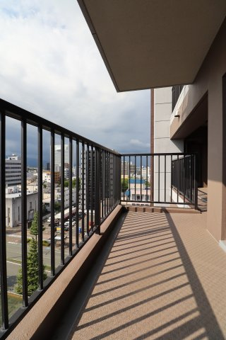 ダイアパレス六ツ門のバルコニー|バルコニーからの眺めを楽しみながら食事をしませんか