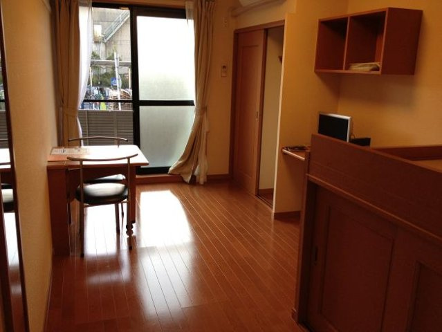 レオパレスコトブキ　Ｃの居間・リビング|使いやすいリビングです