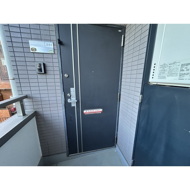 ステーションサイドビルの玄関|ゆったりとした玄関です