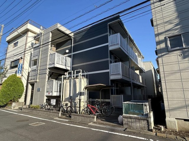 レオパレスピースエムの外観|おしゃれな外観です