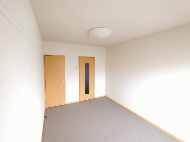 レオパレス桜の居間・リビング|こちらのリビングで趣味の時間をお楽しみください