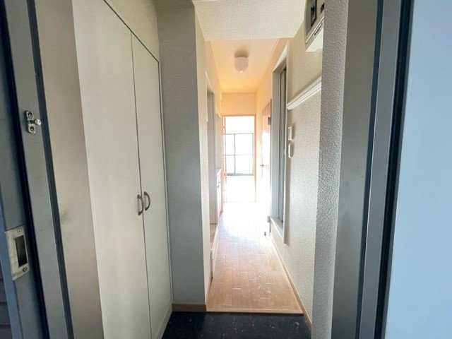 レオパレス桜の玄関|ゆったりとした玄関です