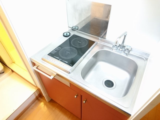 レオパレスシルフィーのキッチン|きれいなキッチンです