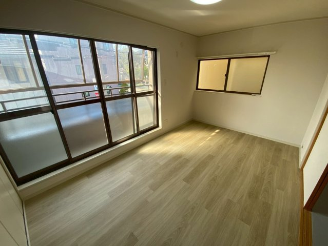 大石北町貸家の居間・リビング