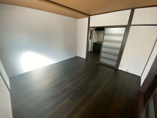 大石北町貸家の居間・リビング