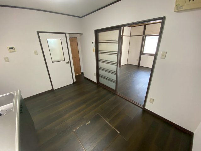 大石北町貸家の居間・リビング