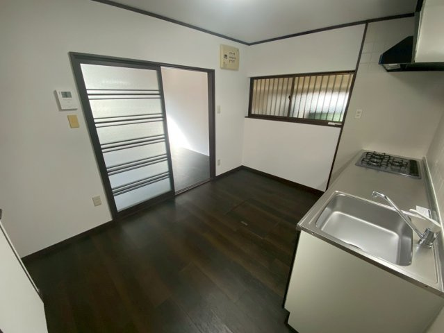 大石北町貸家の居間・リビング