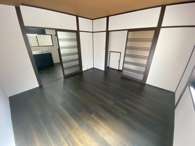 大石北町貸家の居間・リビング