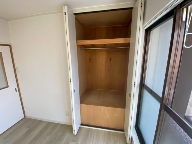 大石北町貸家の収納