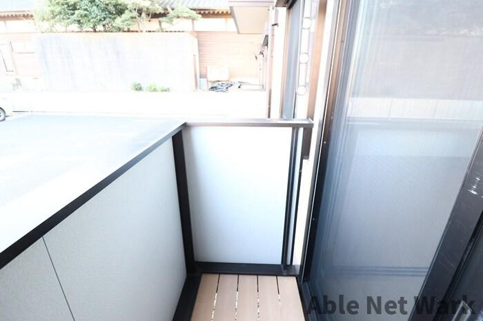 シュロス蒲地Aのバルコニー|開放的で明るい空間を演出してくれるバルコニーです