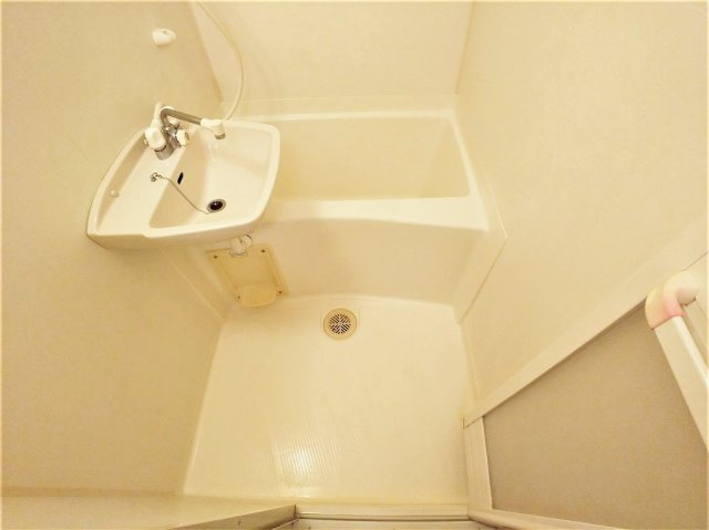 レオパレスＴＥＮの浴室|日々の疲れを癒すお風呂付です