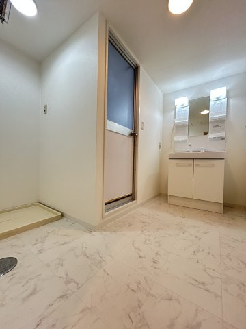 PARK TERRACE 浦和の洗面所|スペースが確保できる洗面所です